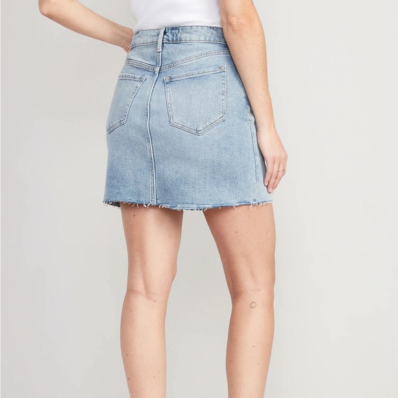 NWT OLD NAVY High-Waisted OG Straight Cut-Off Mini Jean Skirt  COLOR 

Myra 12 - Picture 2 of 9